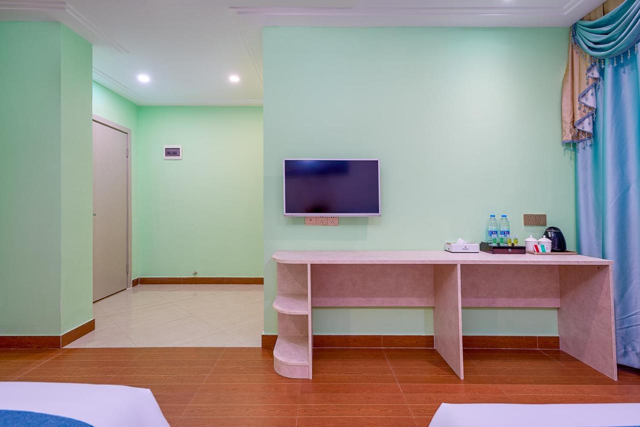 Frida Hotels Guangzhou Baiyun International airport Bagian luar foto